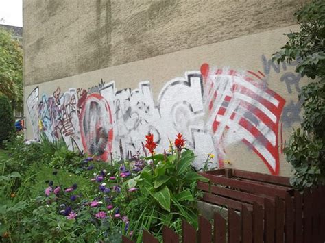 From wikimedia commons, the free media repository. Graffiti GKS-u Tychy przestrzelone — Stadionowi Oprawcy
