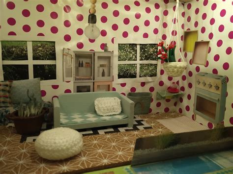 Grandma wants to get away from it all, so everyone hops into the rv to go camping. Der Bastelblog: Das Polly Pocket Haus - mini dollhouse