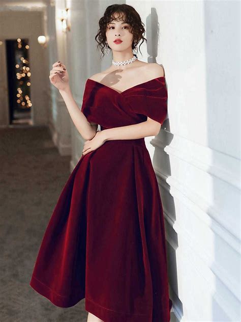 Beautiful Wine Red Velvet Tea Length Party Dressburgundy Prom Dresses