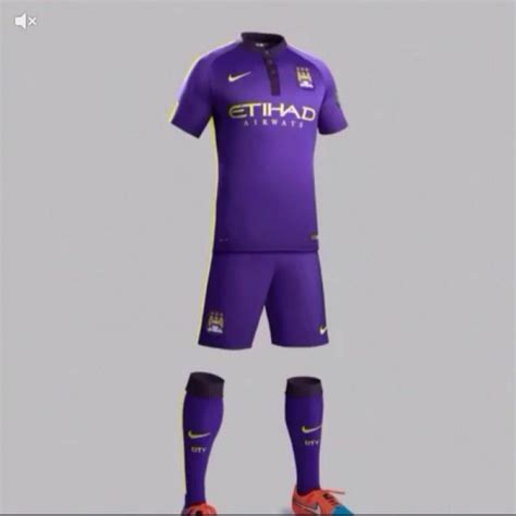 Viste los colores del uniforme del manchester united y lúcete al igual que los jugadores en cualquier cancha. Uniforme Del Manchester City Morado Completo