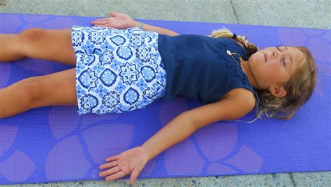 Teaching Fashionista: YoGa for kids...