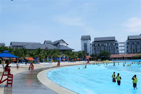 There's barely any but if you don't have a car, that's fine. Seseruan di Desaru Coast Adventure Waterpark Malaysia ...