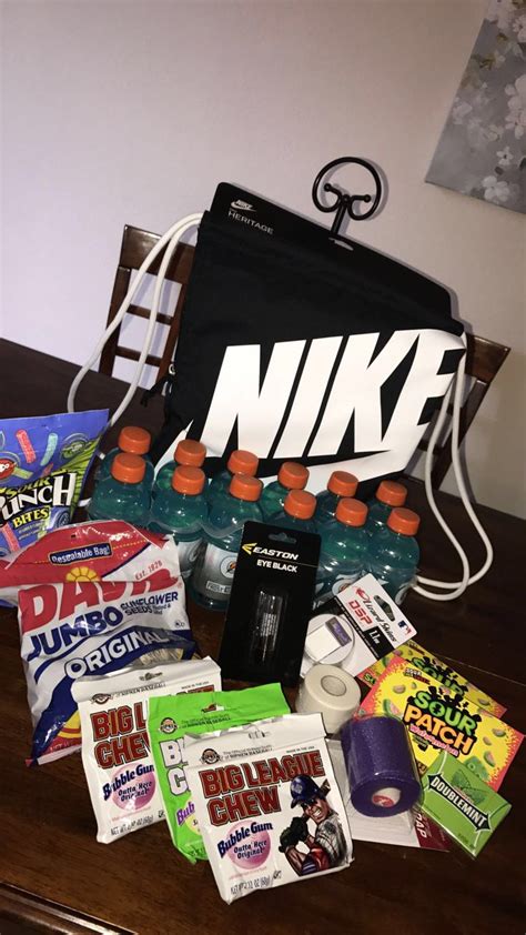 Best gifts for football boyfriend. Best 25+ Football boyfriend gifts ideas on Pinterest ...