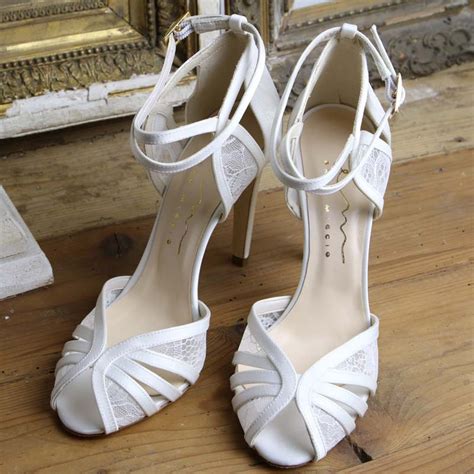 A voi cari amici sposi tanti auguri! Scarpe da sposa 2019: modelli, consigli e tendenze per il ...