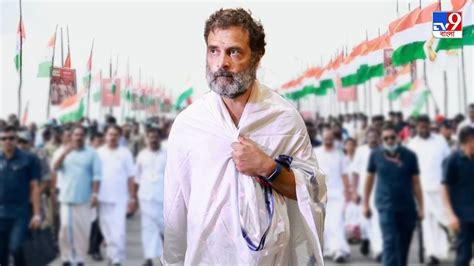 Rahul Gandhi গালে কাঁচা পাকা দাড়ি পরনে ধুতি রাহুল গান্ধীর এই অবস্থা