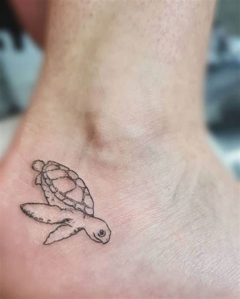 Tiny Turtle Tattoo Ideas Photos