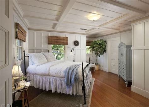 Where should i position my bed? is a case in point. Bed Positioned On Angle In The Corner Of Bedroom