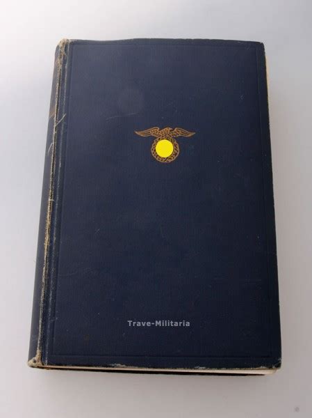 Zwei bände in einen band, ungekürzte ausgabe, schrift in latain, originalausgabe im blauen leineneinband der zeit, zentralverlag der nsdap, 758. Mein Kampf blaue Volksausgabe 1933 | Archiv | Trave ...