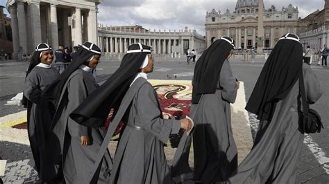 Una Religiosa Publica La Primera Tesis Sobre El Abuso Sexual De Curas A