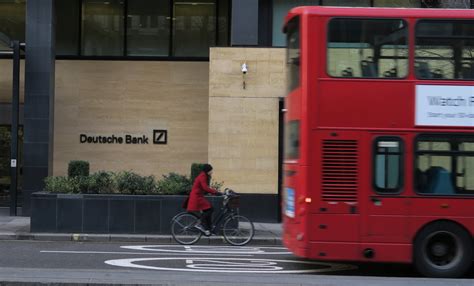 Deutsche bank to największy niemiecki bank i jeden z największych oraz najstarszych w europie. Brexit may force Deutsche Bank to move 4,000 jobs out of ...