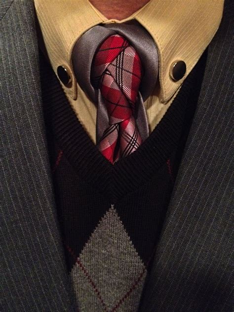 Using A Contrast Tie This Relatively Simple Knot Really Stands Out