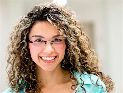 Hair color for curly hair to level up your 'do - All ...