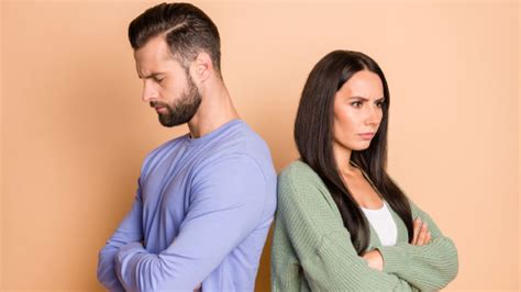 10 signs of a passive aggressive relationship healthshots