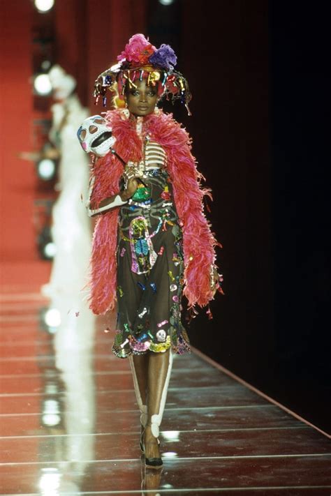 christian dior fall 2000 couture fashion show