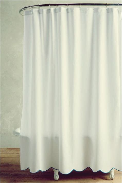 Sie lassen sich mühelos und hygienisch reinigen, aber die bodenfliesen im bad jagen uns regelmäßig einen schauer über den rücken. 15 Duschvorhänge Perfekt für ein erwachsenes Badezimmer ...