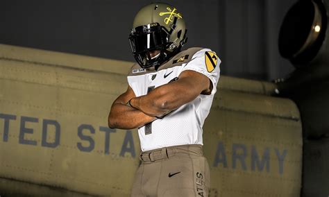Army Black Knights Unveil 1st Cavalry Division Uniforms For Navy Game