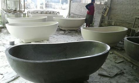 Bila kita menginginkan kamar mandi dengan bathtub maka sebaiknya perlu diketahui tentang ukuran lebar panjang bathtubya, jumlah kebutuhan air tiap kita mandi dalam bathtub dan yang terakhir adalah berapa ukuran luasan kamar mandi jika kita akan tempatkan unit bathtub. bathtub, bathtub minimalis, bathtup, betap, bathtub hotel ...