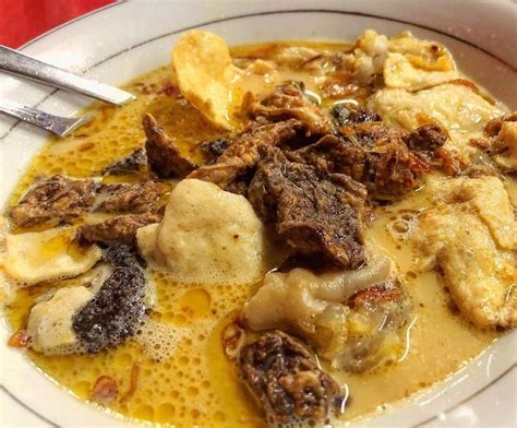 Yang juga spesial, semangkuk sop kaki kambing dudung roxy memuat potongan. Sekali-sekali Jajan Sop Kaki Kambing yang Gurih Nikmat
