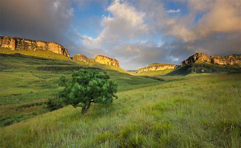 This collection of beautiful and breathtaking photos is free for personal and. South Africa, Drakensberg Mountains - A Landscape ...