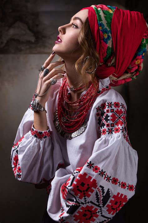 Українська вишиванка і просто вишивка вишиванка жіноча схеми mix. Вишиванка жіноча "Квіти зорі" - 2KOLYORY