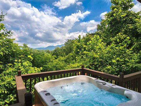 40 Inspirational Secluded Honeymoon Cabins With A Jacuzzi