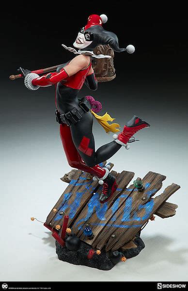 Sideshow Collectibles Harley Quinn Premium Format Figure Pre Orders