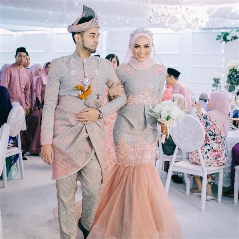 Kamu ingin memakai baju pengantin muslimah di pernikahanmu dengan warna pastel? 21 Baju Pengantin Lelaki Menarik | Tema & Warna Khas Untuk ...