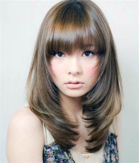 Tren model rambut pendek perempuan ini selain masih populer, bisa juga menjadikan tampilan mama menjadi lebih segar. 10+ Model Rambut Sebahu Ala Wanita Korea Terbaru - Trends ...