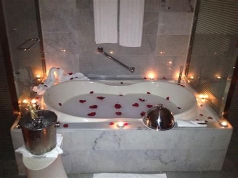 95 Best Images About Romantic Baths On Pinterest Romantic Bubble