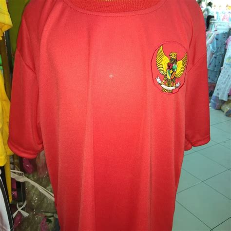Cari terbaik desain baju basket keren produsen dan desain baju via indonesian.alibaba.com. 52 Desain Baju Bola Warna Merah | Desaprojek