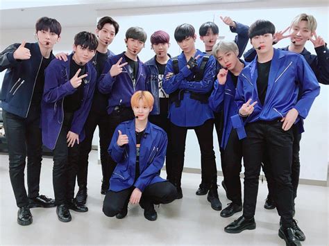 Of course, fans knew better than to think it was really over, and very soon wanna one took the stage again to show off their beautiful voices with 'always', before stopping to take a photo with the audience. Wanna-One | Jaehwan wanna one, Japan fan, Kim jaehwan