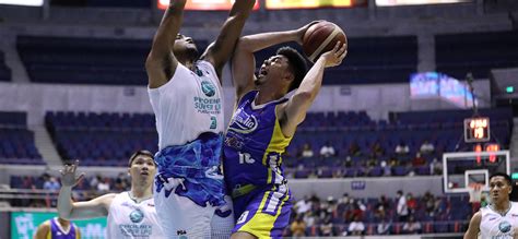Hotshots Step Up Chase Of Twice To Beat Batang Pier Press Rally News Pba The Official Website