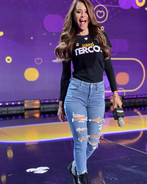 Meet The ‘worlds Hottest Weather Girl Yanet Garcia Pics Meet The