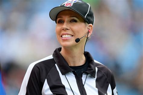 Sarah Thomas Makes Nfl History As First Female To Referee Super Bowl