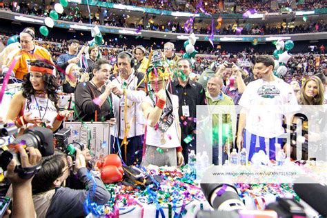 03 February 2012 Kobayashi Wins The Sportsradio Wip S Wing Bowl By