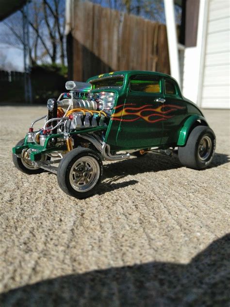 We are now less than a month away from the holidays! Pin by Don Joseph on djsmadplastic | Scale models cars ...