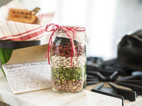 This texas 2 step soup is the perfect jar mix recipe for food gifts or stocking up on quick weeknight meals. How to Make Dried Bean Soup in Mason Jars for Holiday Gift ...