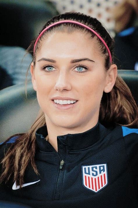 Alex Morgan Is Zones Out On Somethin😜😜⚽⚽ Usa Soccer Women Soccer