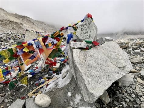 Some of them have been here for years, in the same position and far away from their. How To Remove Dead Bodies From Mount Everest | Mountain Planet