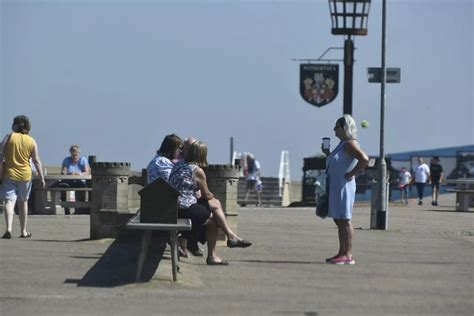 Hundreds Flock To East Yorkshire Beaches On Hottest Day Of The Year Hull Live