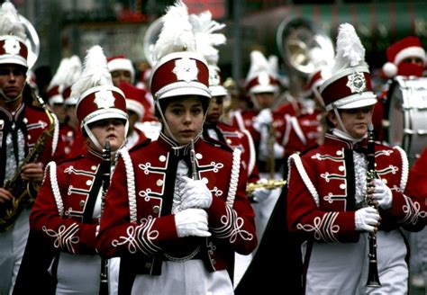 Participants in the 2019 macy's thanksgiving day parade. THE MACY'S THANKSGIVING DAY PARADE IN NEW YORK