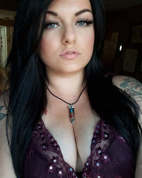 Sweet Soft Goth Ms Gigi Moon Wants To Make Your Cock Hard Scrolller