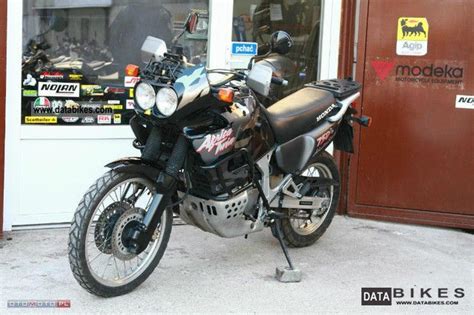 Encontre este pin e muitos outros na pasta desert queen de somewhere to put africa twin related stuff. 1998 Honda XRV Africa Twin