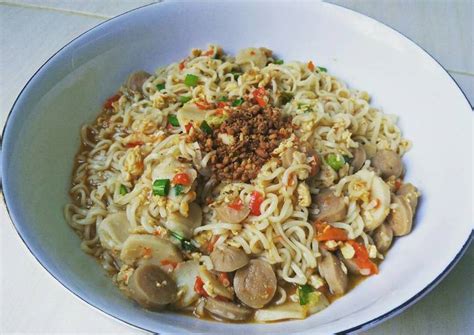 Untuk membuat kuah seblak, masukkan bumbu halus yang sudah matang ke dalam panci, banyaknya bisa disesuaikan dengan selera. Resep Mie goreng nyemek oleh Chacholl93 - Cookpad