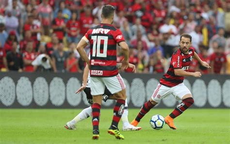 Tudo sobre futebol, na maior base de dados de futebol do mundo. Flamengo X Corinthians Placar : Flamengo 4 X 1 Corinthians ...