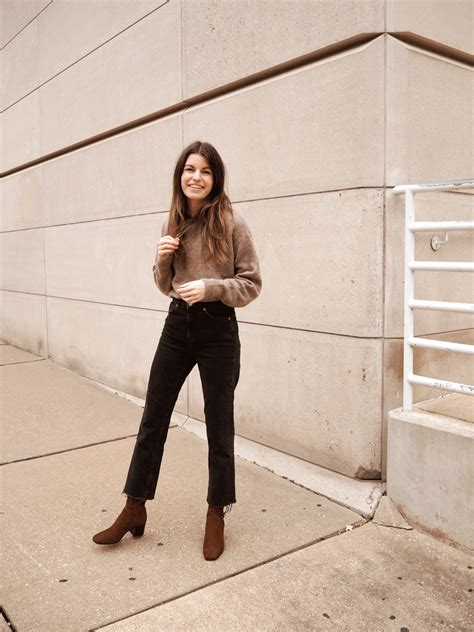 21 Black Cropped Flare Jeans To Wear This Winter Le Fashion Bloglovin
