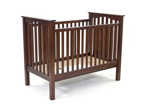 I hope this video helps anyone wanting. Pottery Barn Kids Kendall Fixed Gate Crib - Consumer Reports