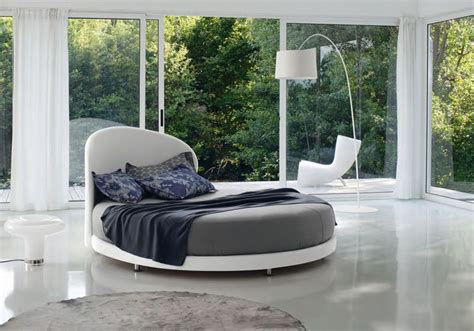 This round bed was believed to be first seen in an american movie series produced by mike myers, entitled austin powers. Cool Round Beds - Kaleido from Euroform | DigsDigs