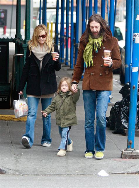 Kate Hudson Reunited With Chris Robinson For Son S Graduation Years After He Opposed Their