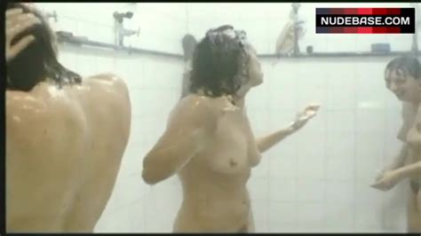 Julie Walters Naked In Shower She Ll Be Wearing Pink Pyjamas Nudebase